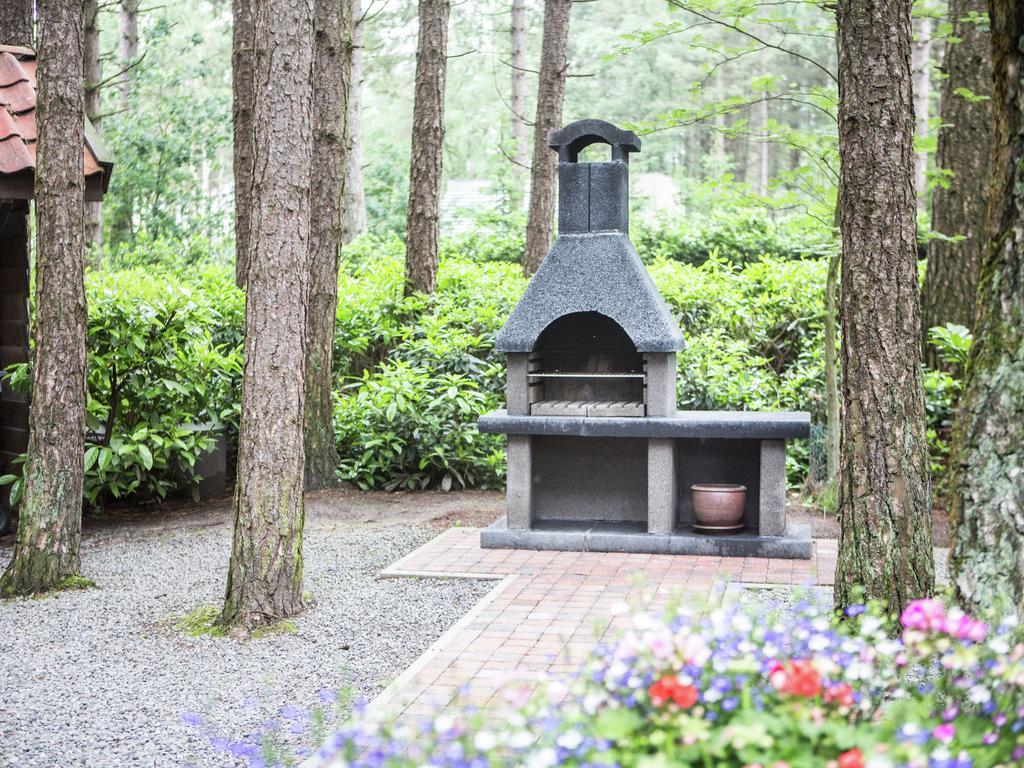 Villa Luxurious Chalet In Oud Turnhout With Large Garden Oud-Turnhout Exterior foto